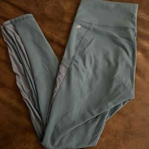 XXL Fabletics. Powerhold Legging with Pocket and Mesh Side